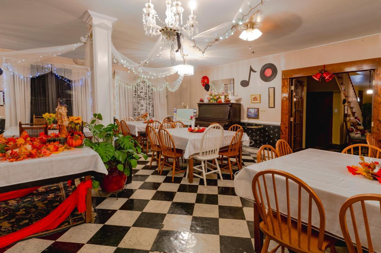 Armour'S Hotel & Spa Red Boiling Springs Buitenkant foto