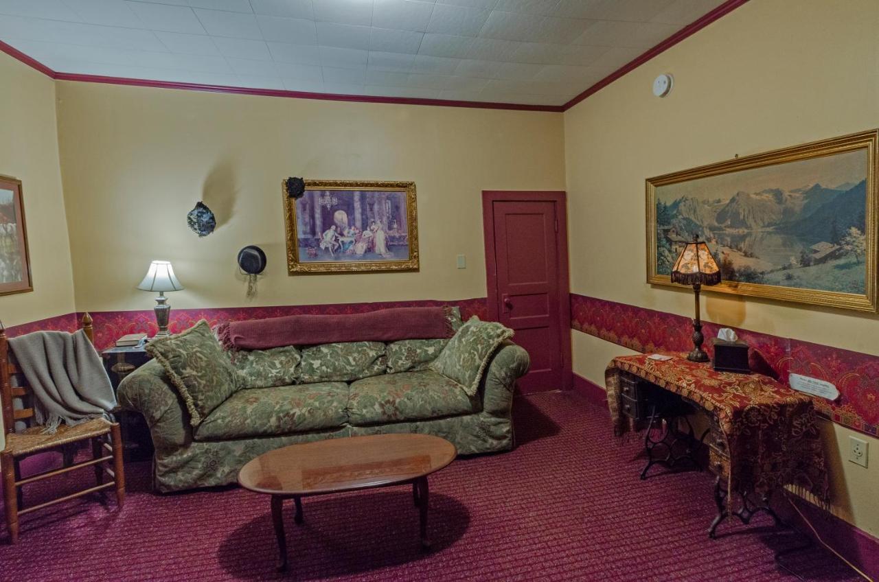 Armour'S Hotel & Spa Red Boiling Springs Buitenkant foto
